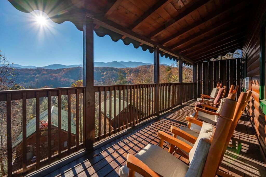 Spacious Smokies Cabin - Hot Tub With Mountain Views Gatlinburg Exterior foto