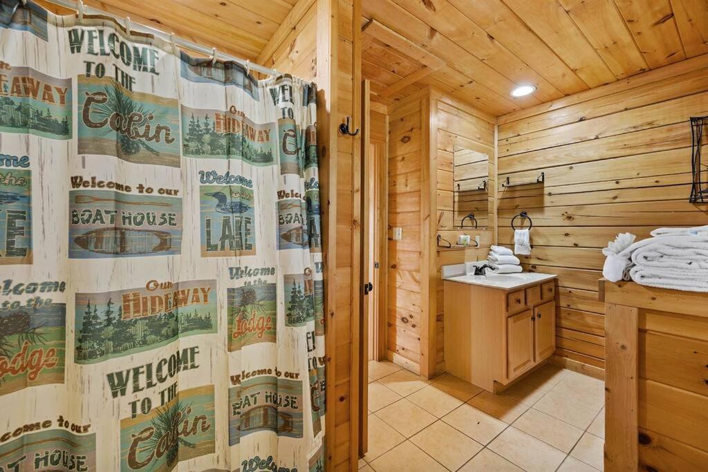 Spacious Smokies Cabin - Hot Tub With Mountain Views Gatlinburg Exterior foto