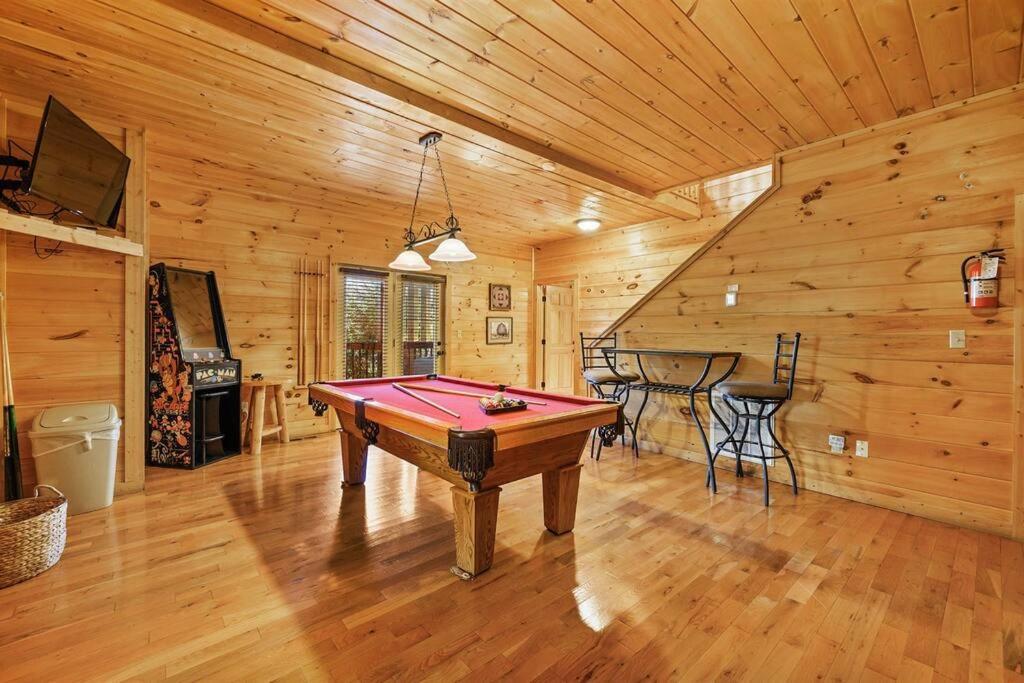 Spacious Smokies Cabin - Hot Tub With Mountain Views Gatlinburg Exterior foto
