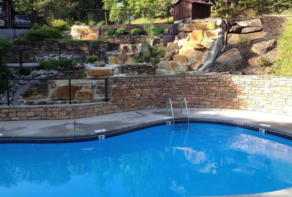 Spacious Smokies Cabin - Hot Tub With Mountain Views Gatlinburg Exterior foto